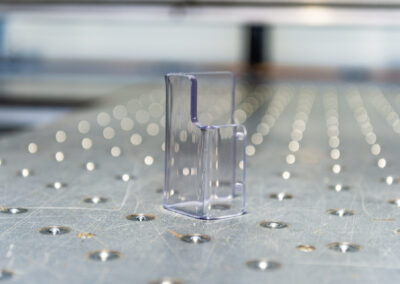 Gebogenes und gefrästes Kunststoffteil